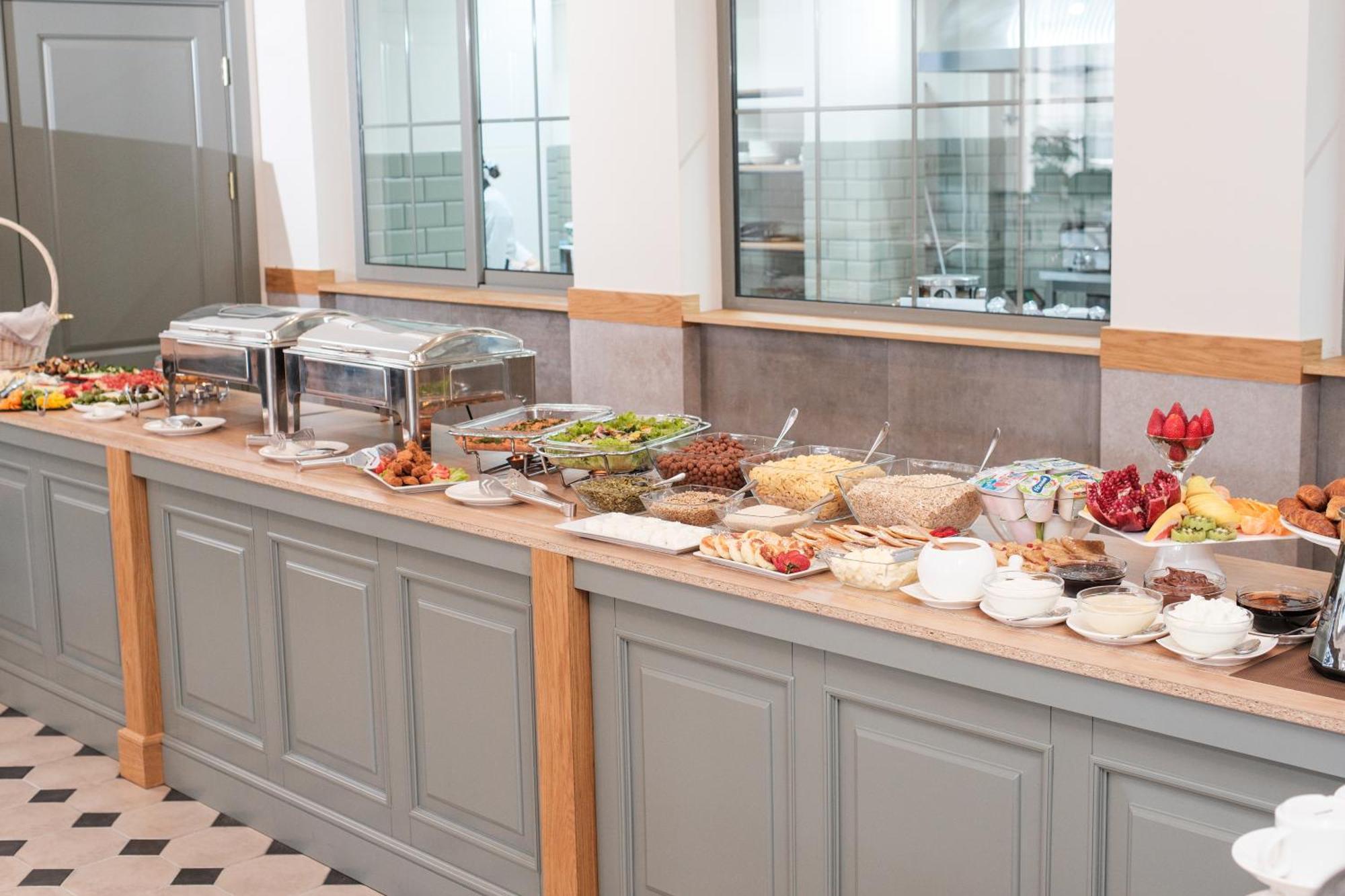 Grand Hotel Gyumri By Apricot Hotels ภายนอก รูปภาพ