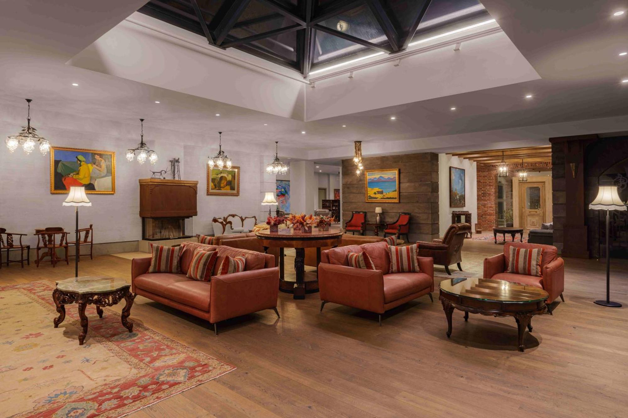 Grand Hotel Gyumri By Apricot Hotels ภายนอก รูปภาพ