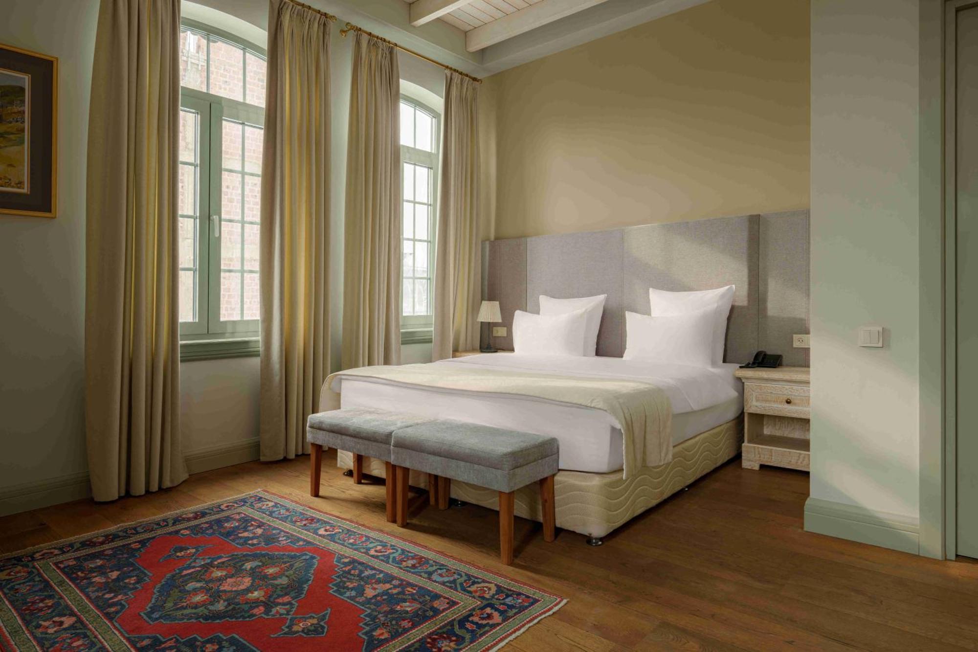 Grand Hotel Gyumri By Apricot Hotels ภายนอก รูปภาพ
