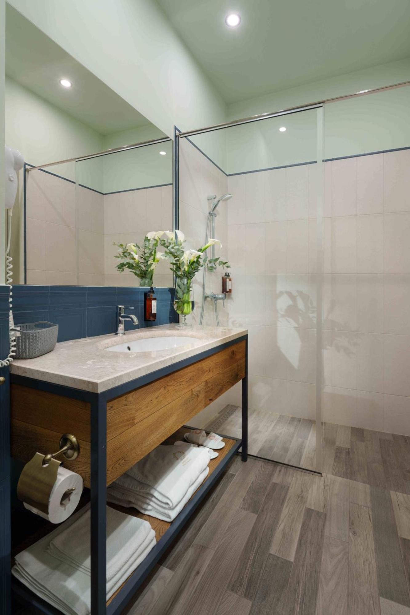 Grand Hotel Gyumri By Apricot Hotels ภายนอก รูปภาพ